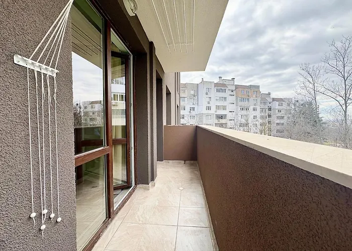 Апартамент Modern Nest - Free Parking Варна