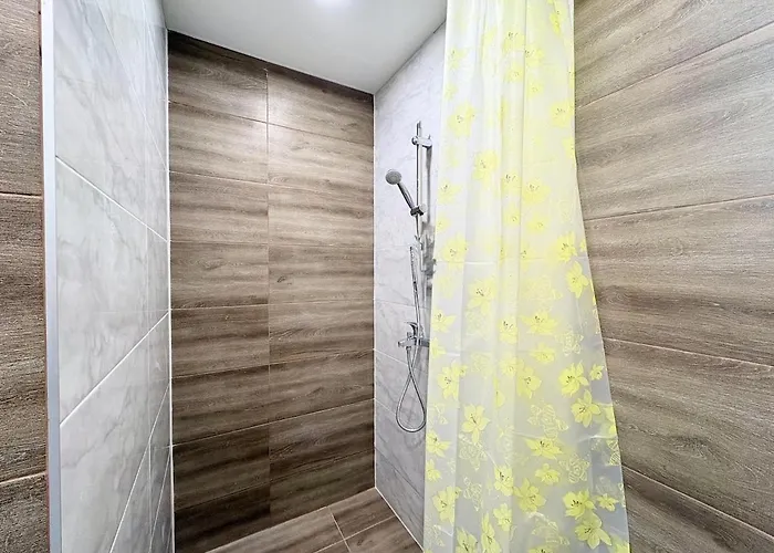 Modern Nest - Free Parking Апартамент *