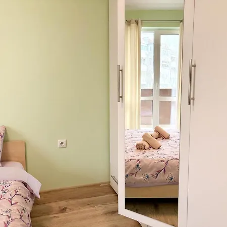 Апартаменти Modern Nest - Free Parking Варна
