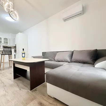 Апартаменти Modern Nest - Free Parking Варна